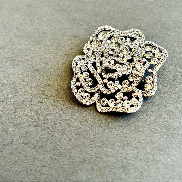 Rhinestone Rose Flower Brooch Pendant Silver Tone (NWOT) - Picture 6 of 6